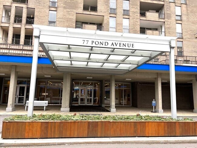 Foto del edificio - 77 Pond Ave