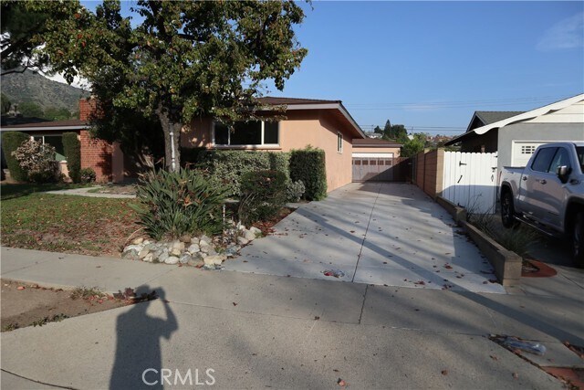 Building Photo - 1124 N Soldano Dr