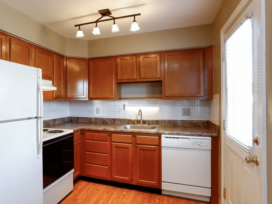 Fully-Equipped Kitchen with Dishwasher - Arlington Village