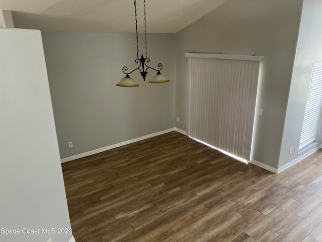 Foto del edificio - 1212 Foxridge Pl