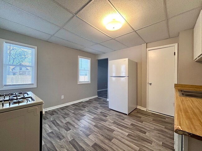 Building Photo - 1461 Leahy St