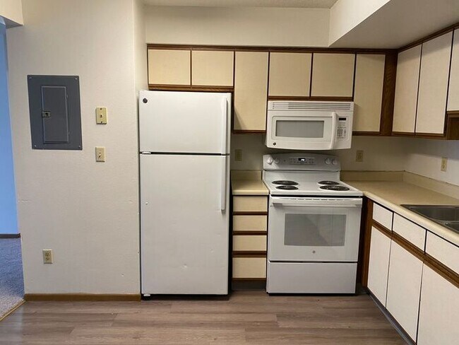 Foto del edificio - $1,125 | 2 Bedroom, 1 Bathroom CONDO | Pet Friendly | Available for August 1st, 2026 Move In!