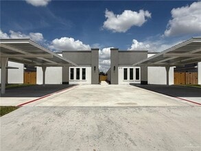 Building Photo - 2113 Elsham Ave