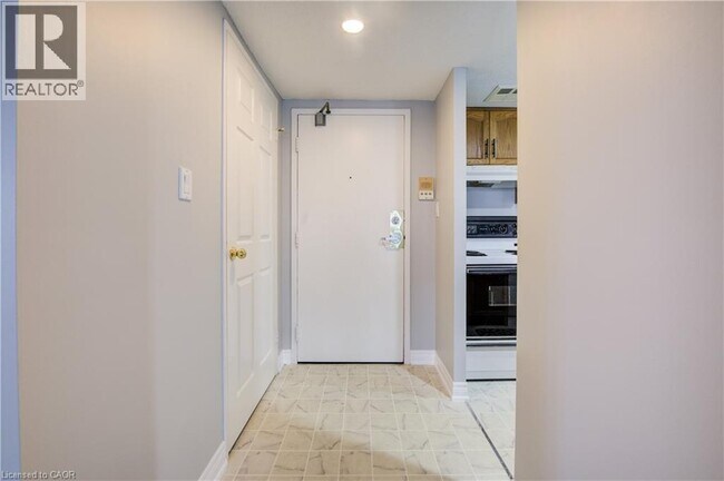 Photo du bâtiment - 260 Sheldon Ave N