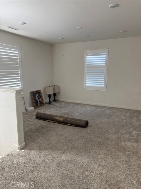 Foto del edificio - 467 W Buttercup Ln