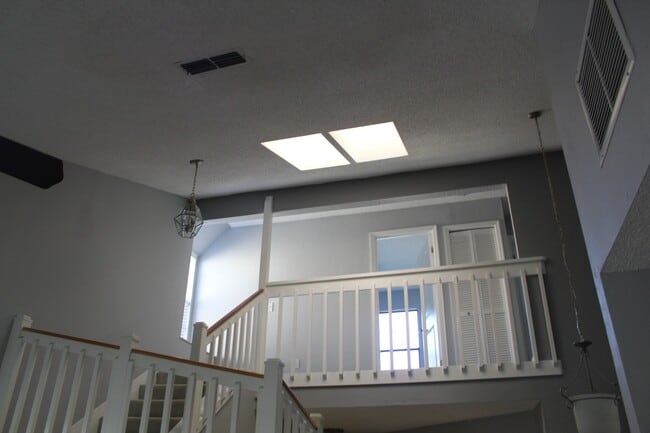 Foto del edificio - Half off third month's rent!! Spacious Townhome in Pelican Bay!