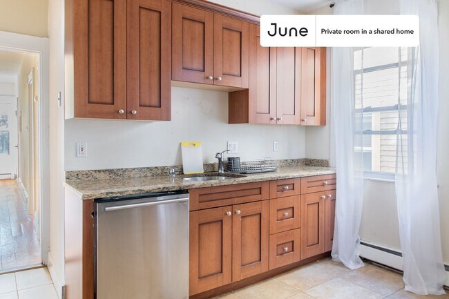 Foto del edificio - Room in Shared 5 bed/1 bath home in Mission Hill
