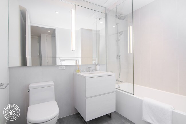 Building Photo - 436 Albee Sq