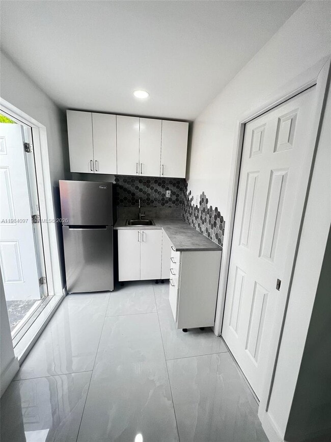 Building Photo - 4021 NW 6th St