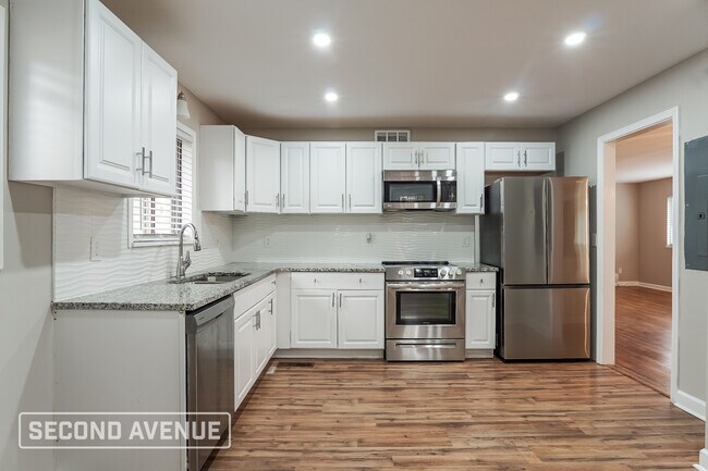 Foto del edificio - 325 16th Ave SW
