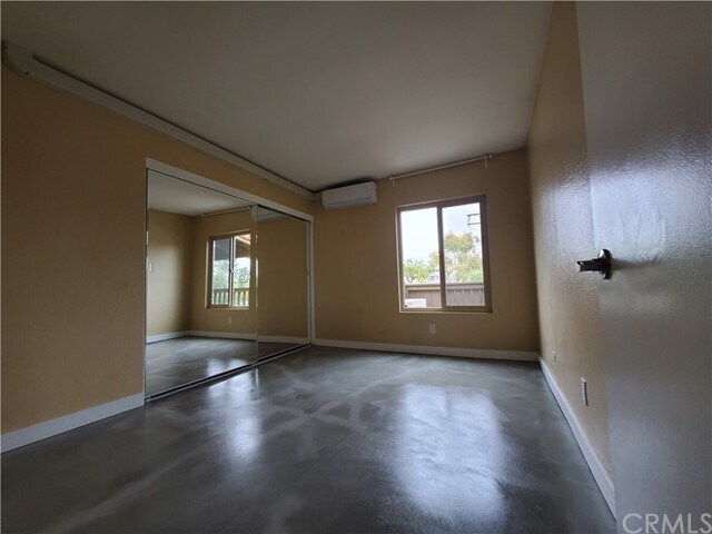 Foto del edificio - 1345 Cabrillo Park Dr