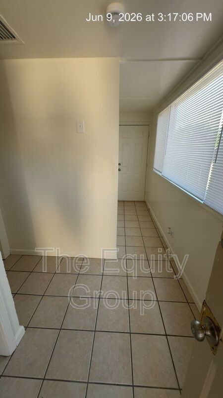 Foto del edificio - 1205 N Willis St