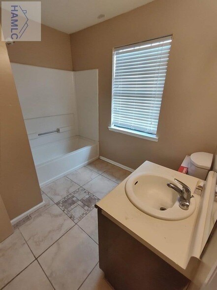 Foto del edificio - 709 Edgewood Ct