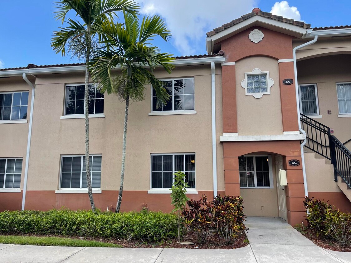 3486 Briar Bay Blvd Unit 102, West Palm Beach, FL 33411 Condo for
