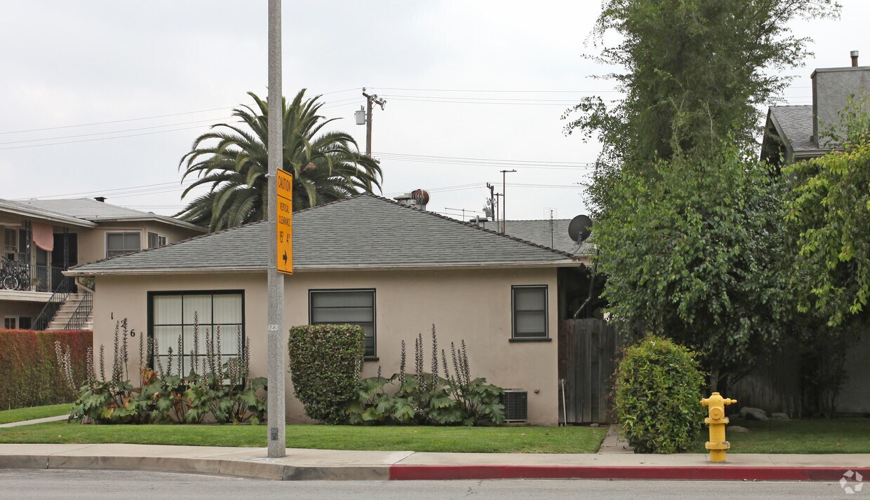 Foto del edificio - 126 E Colorado Blvd