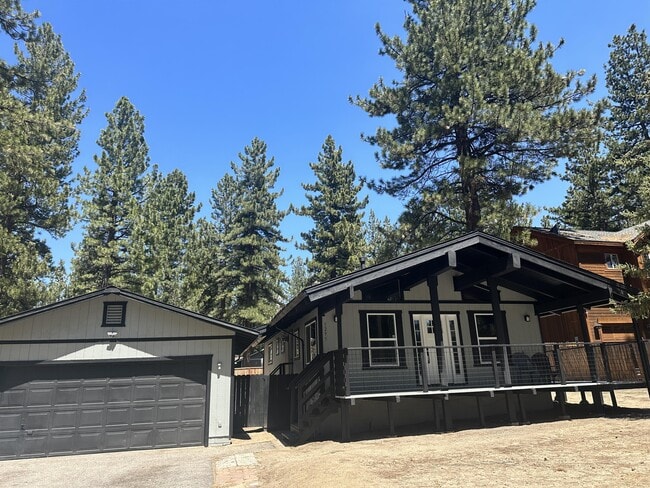 Building Photo - 1295 Susie Lake Rd