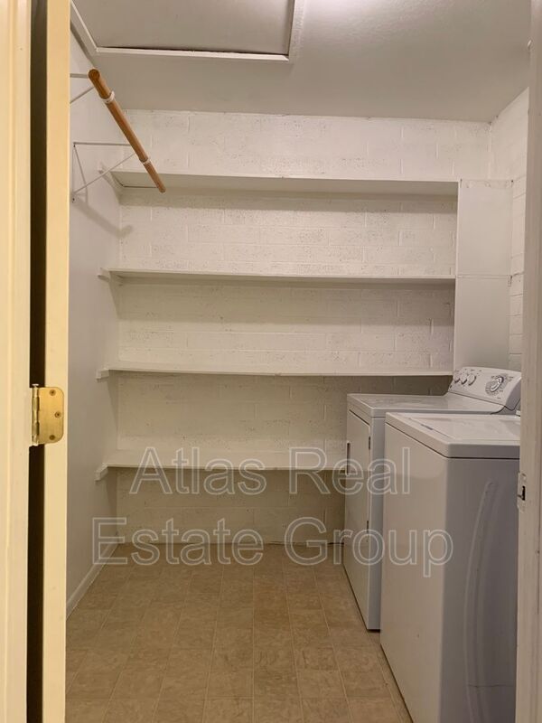 Building Photo - 4021 E Desert Cactus St