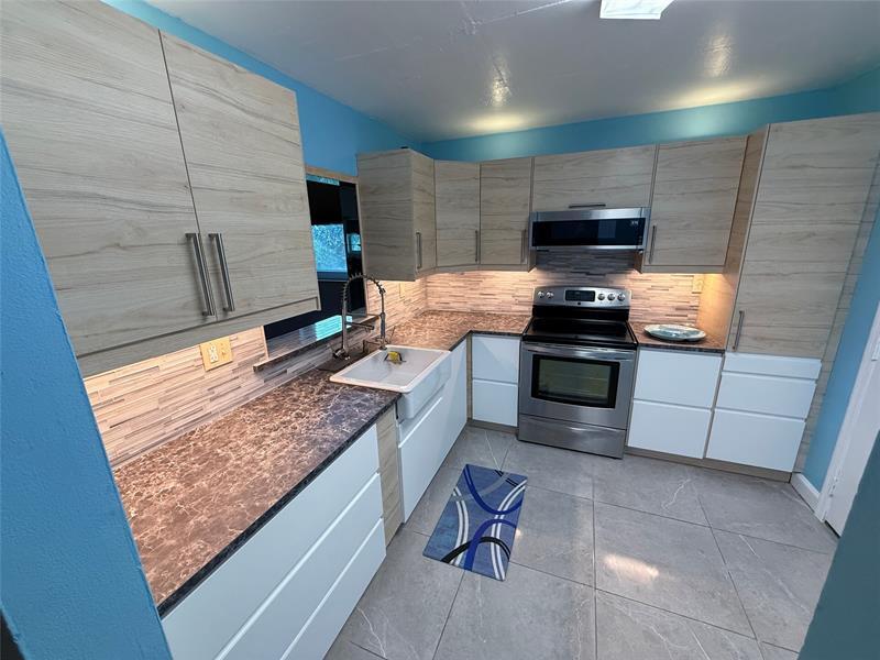 Foto principal - 410 NW 68th Ave