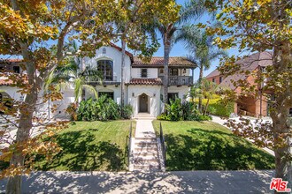 Building Photo - 450 N Orange Dr