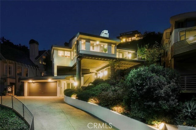 Building Photo - 546 Temple Hills Dr