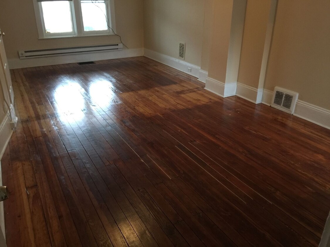 Foto principal - 654.5 Columbia Ave