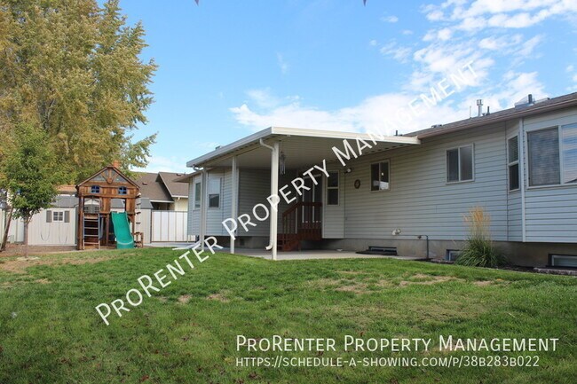 Foto del edificio - Spacious 5 Bed, 3 Bath West Point Home