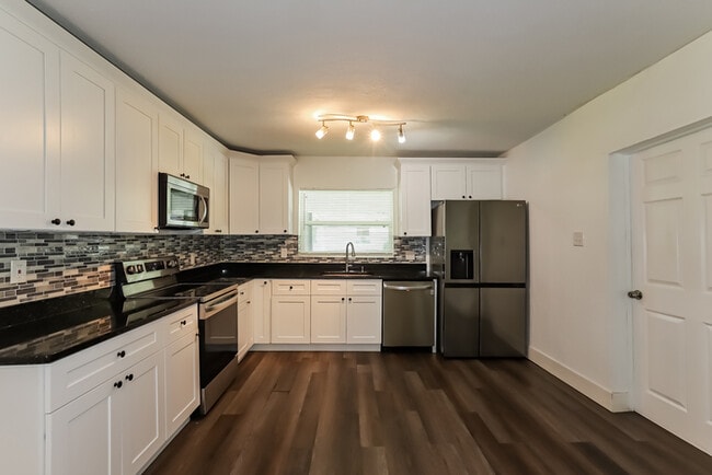 Foto del edificio - 701 NE 11th Ave