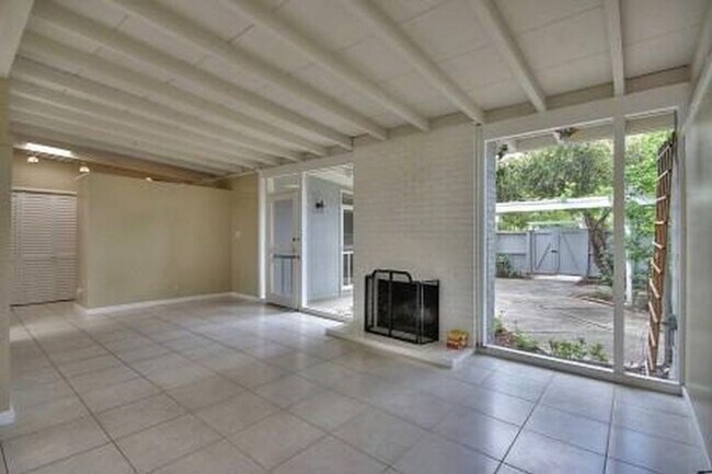 Foto del edificio - BEST VALUE IN PA!!  Charming Eichler, Midt...