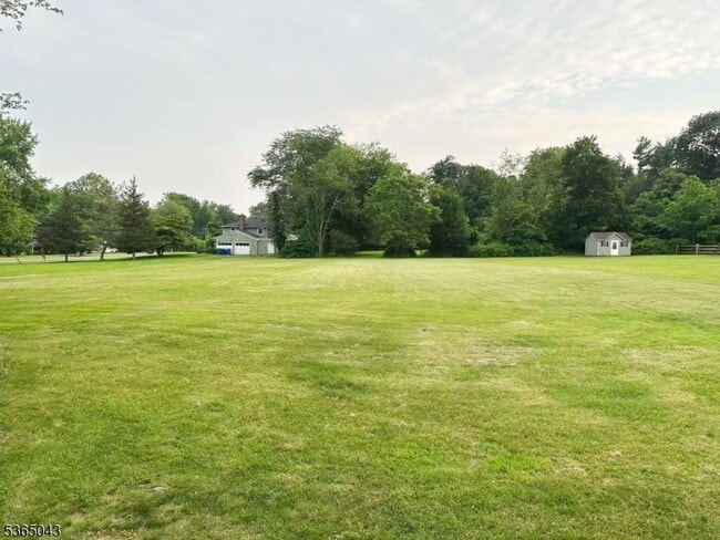 Building Photo - 21 Meadowview Rd