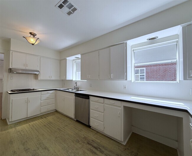 Foto del edificio - 2312 Quenby St