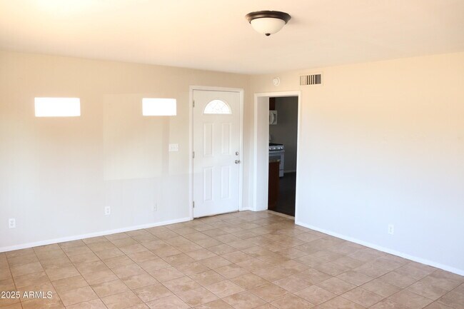 Foto del edificio - 1052 Chaparral Cir