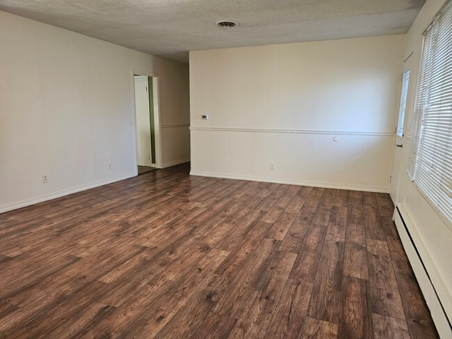 Building Photo - 1810 6 Points Rd