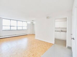 Building Photo - 10 Teesdale Pl