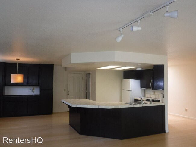 Foto del edificio - 3 br, 2 bath House - 2100 HACIENDA ST