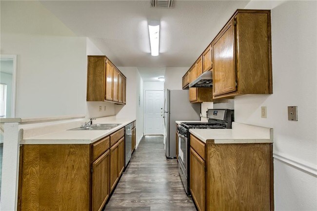 Building Photo - 1109 Hyridge St