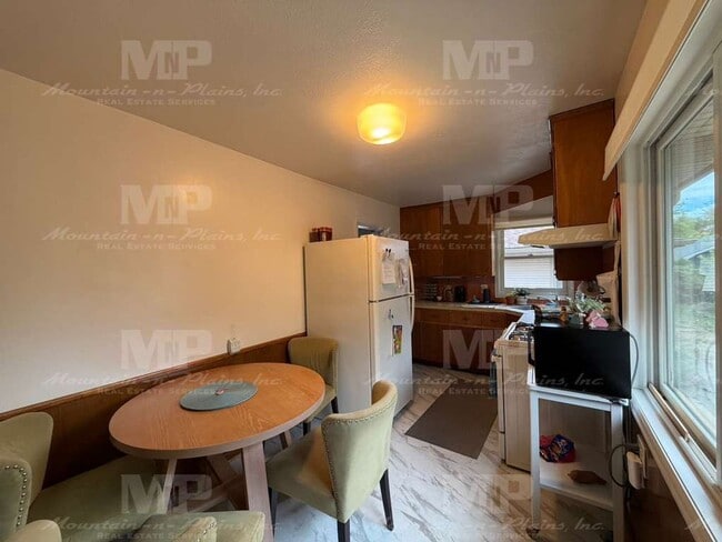 Building Photo - 522 Smith St