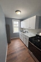 Building Photo - 50 Haffards St