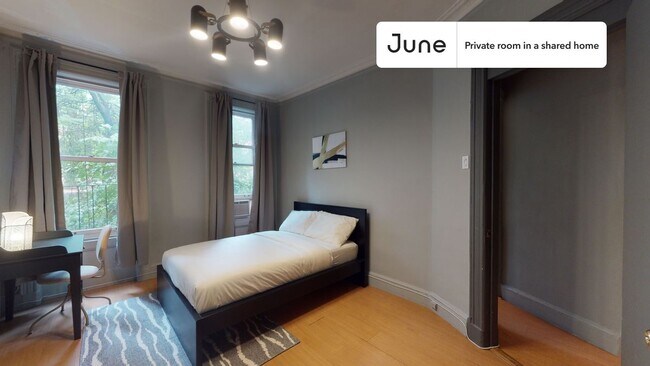 Foto del edificio - Room in Shared 4 bed/1 bath home in Hell's Kitchen