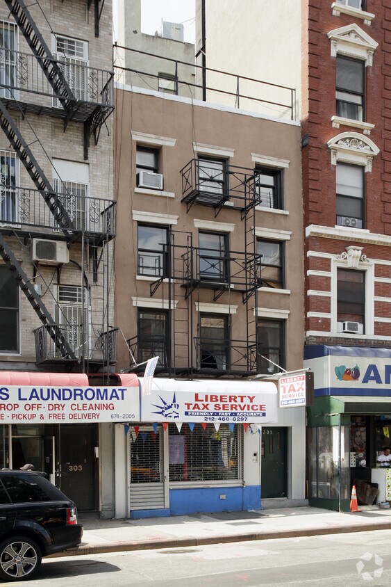 Primary Photo - 301 E Houston St