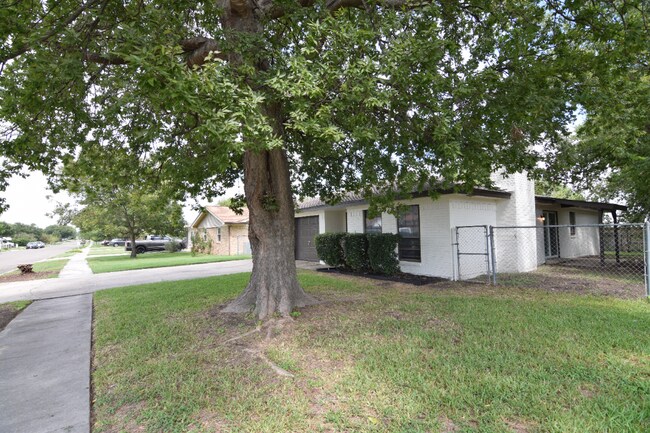 Foto del edificio - 1712 Moonlight Dr