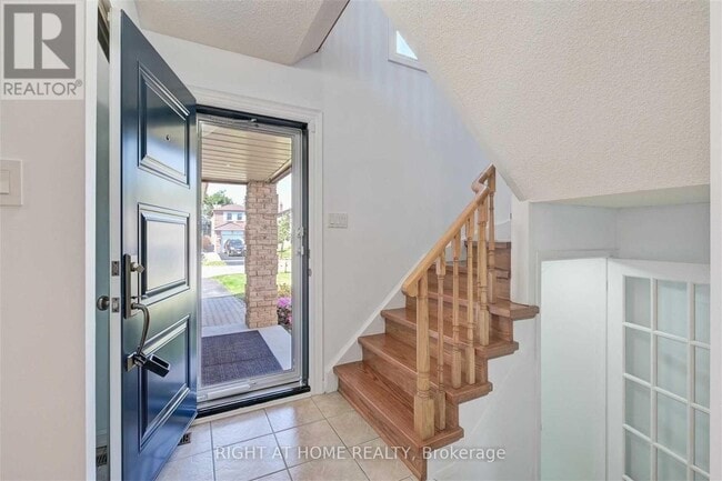 Building Photo - 121 Radford Dr
