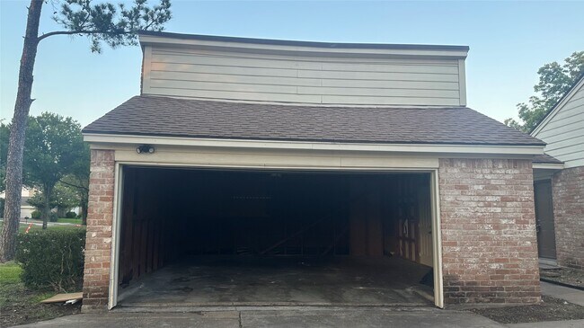 Building Photo - 11503 Briar Forest Dr