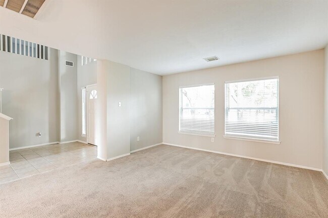 Building Photo - 9606 Ashwood Valley Dr