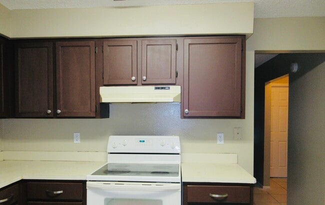 Building Photo - 932 Beau Ct