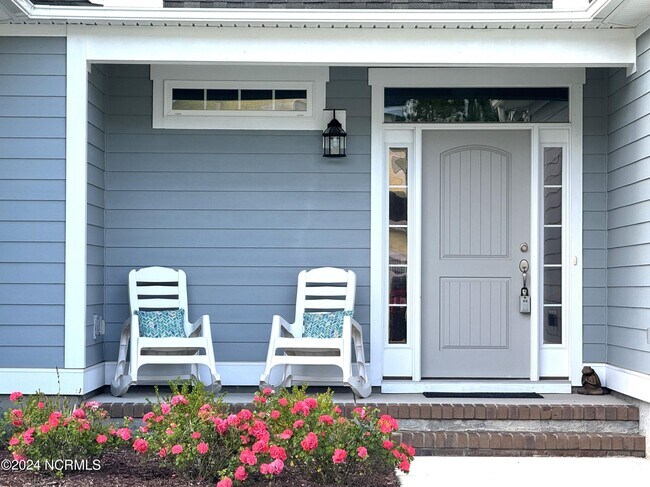 Foto del edificio - 182 Twining Rose Ln