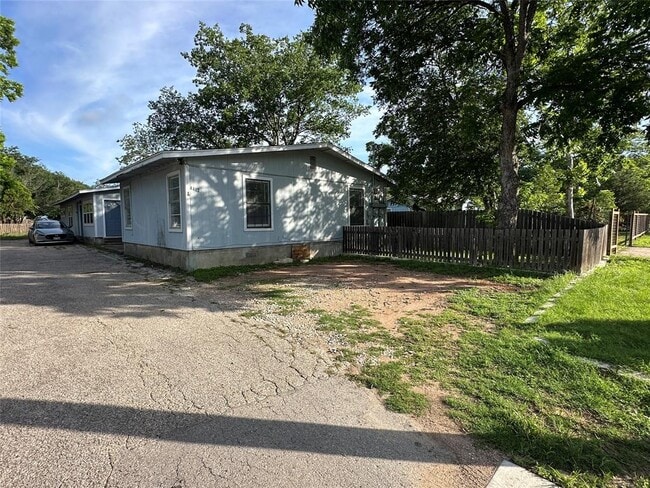 Building Photo - 4412 Gillis St