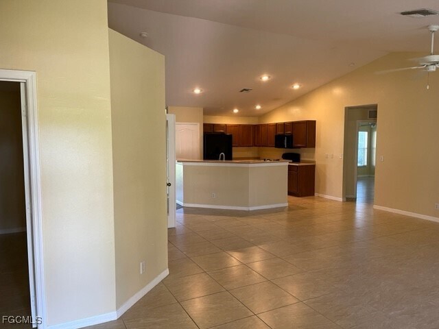 Foto del edificio - 1029 NE 35th Ln