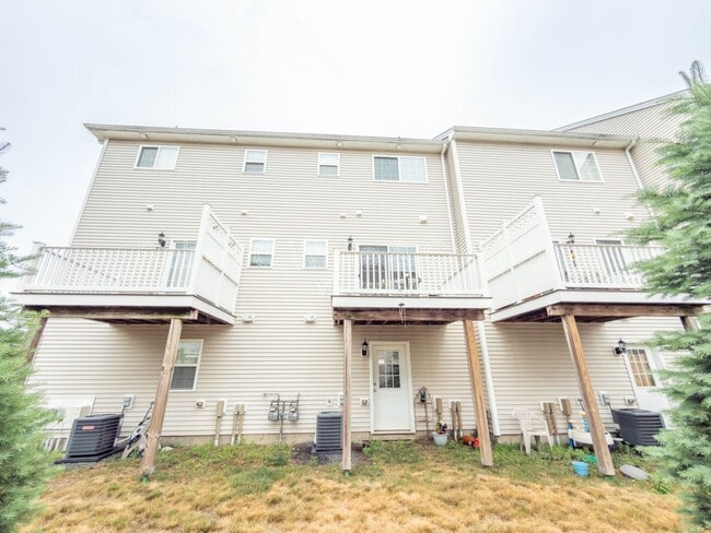Building Photo - 219 Pepin Pl