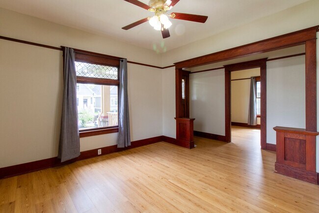 Foto del edificio - Gorgeous Craftsman Home near N Mississippi with Fenced Yard, Ample Storage!