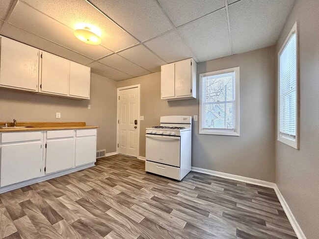 Building Photo - 1461 Leahy St